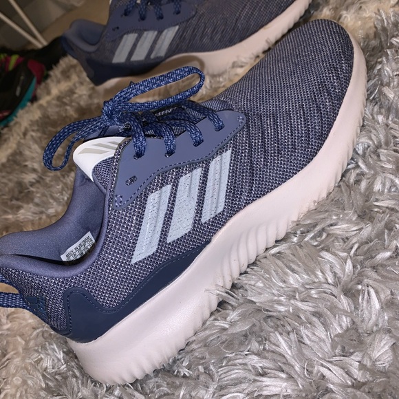 Addias Running Shoes - Picture 2 of 3